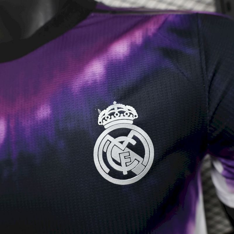 MAILLOT RÉAL MADRID ÉDITION SPÉCIALE BLANC ET VIOLET 2025/2026