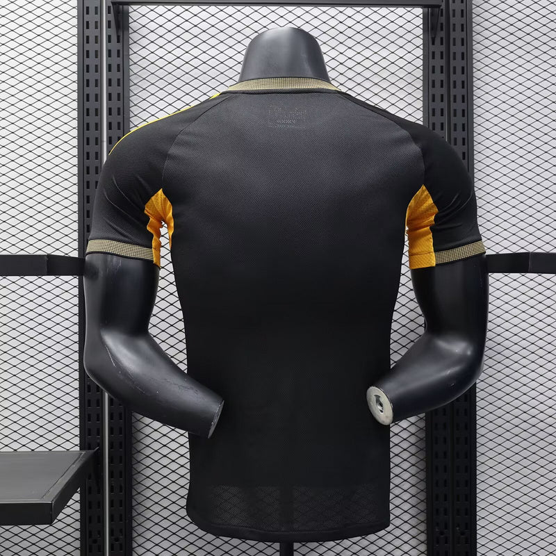 MAILLOT RÉAL MADRID NOIR ÉDITION SPÉCIALE 2025/2026