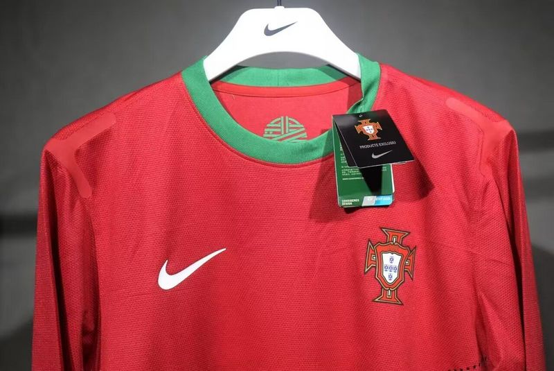 MAILLOT PORTUGAL DOMICILE VERSION MANCHES LONGUES 2012