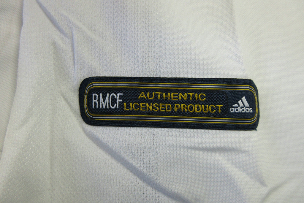 MAILLOT RETRO REAL MADRID DOMICILE 2001/2002 VERSION MANCHES LONGUES