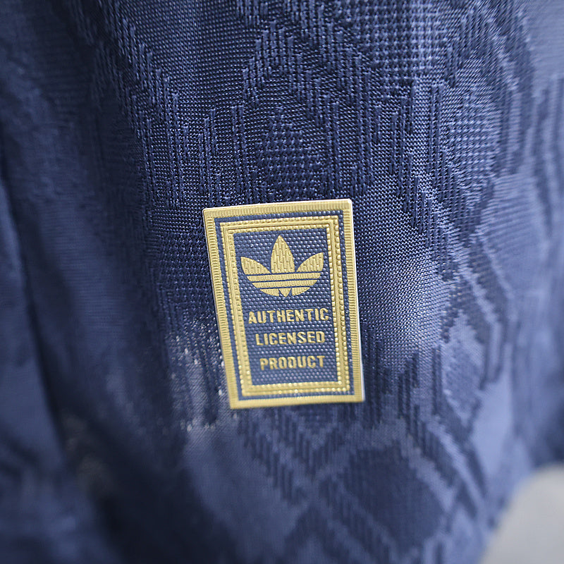 MAILLOT JUVENTUS EXTÉRIEUR 2024/2025 VERSION MANCHES LONGUES