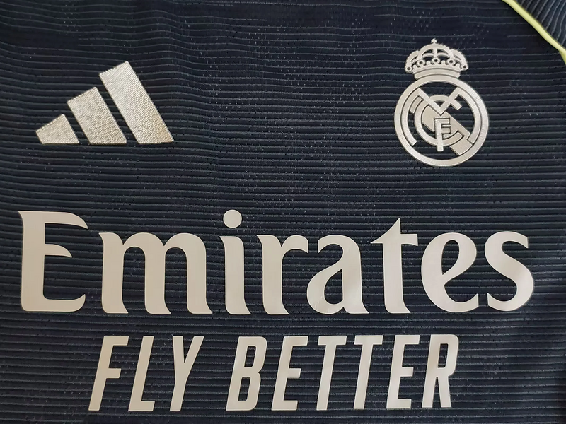 MAILLOT ENFANT REAL MADRID EXTÉRIEUR 2025/2026