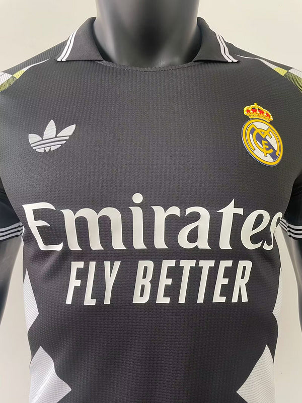 MAILLOT RÉAL MADRID VERSION NOIR 2025/2026