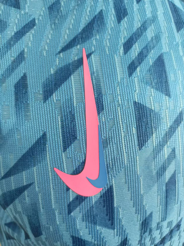 MAILLOT ATLETICO MADRID BLEU CLAIR VERSION POLO 2025/2026