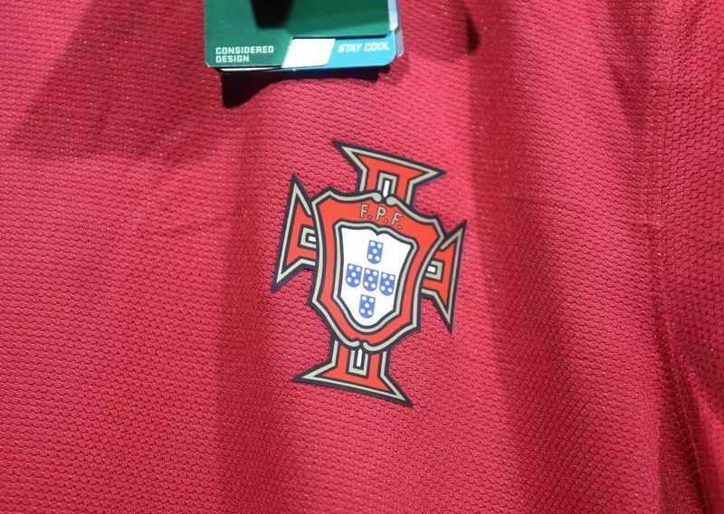 MAILLOT PORTUGAL DOMICILE VERSION MANCHES LONGUES 2012