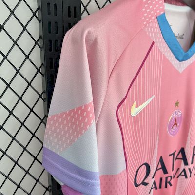 MAILLOT PARIS SG ÉDITION SPÉCIALE ROSE 2025/2026
